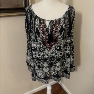 EUC Soft Surroundings Boho Tunic Top. Soft, lightweight and pretty! Sz L